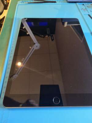 Brukt iPad 8 (2020) 128GB Grade B - Bilde 4